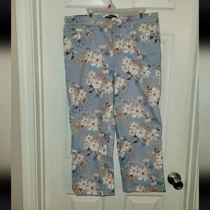 Nine West Light Blue Floral Print Capri Pants Size 10